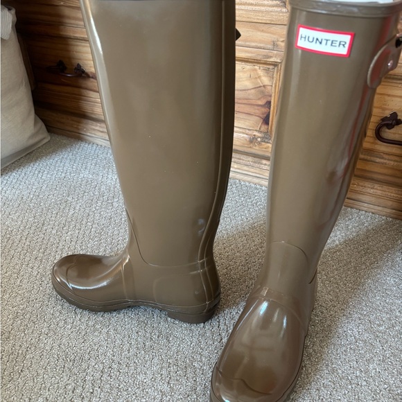 Hunter Classic Mushroom glossy tall Boots - Picture 2 of 6